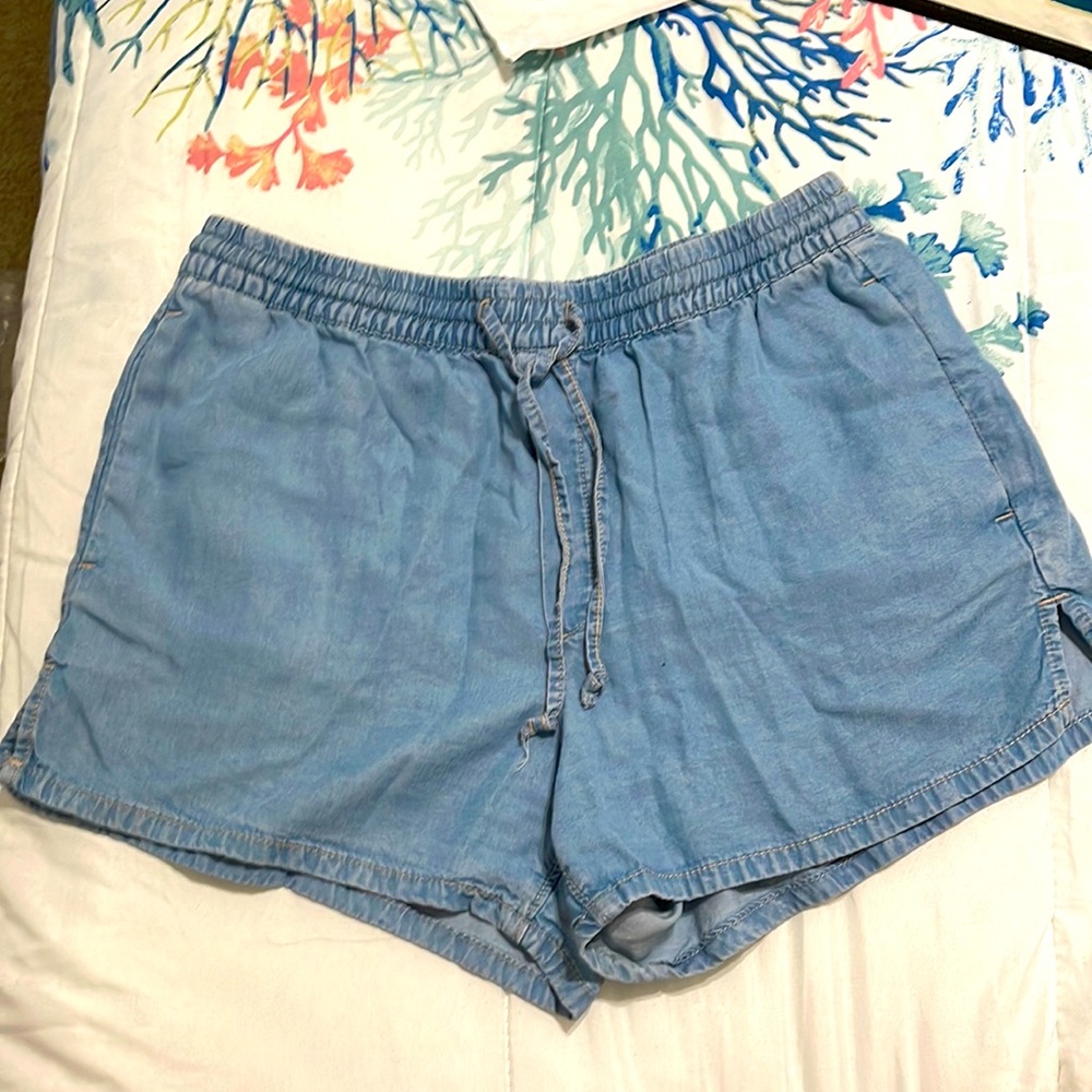 Cute Gap shorts!